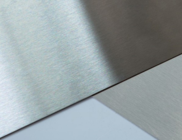 Лист нержавеющий шлифованный х/к 12Х18Н12Т 0,6 мм ГОСТ 19904-90 фото
